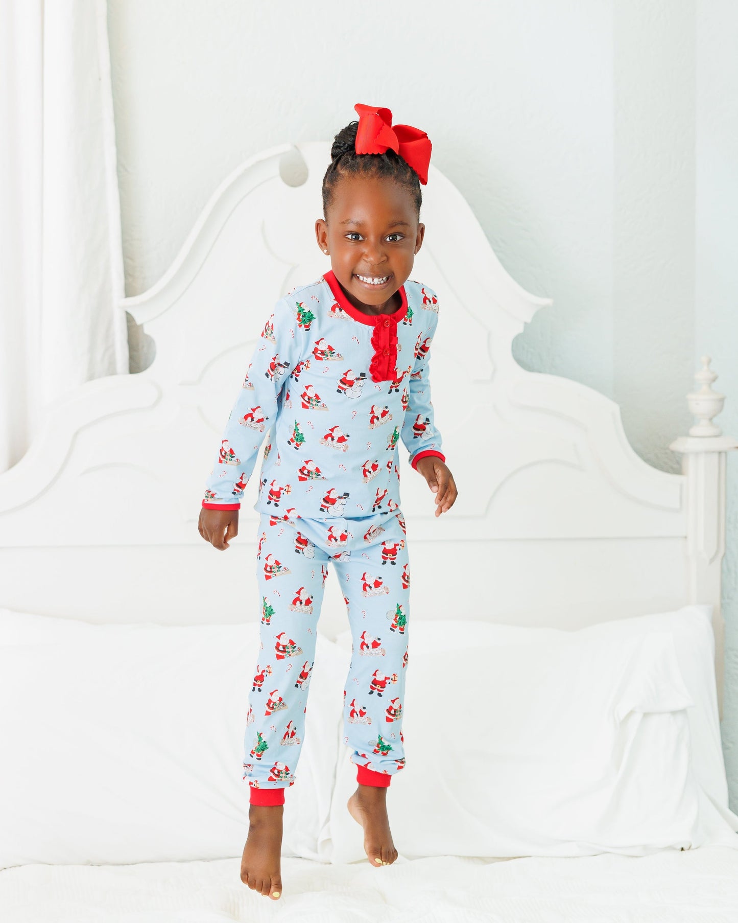 Here Comes Santa Clause Noelle LS Set